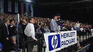 hp_zuschauer.jpg (23257 Byte)